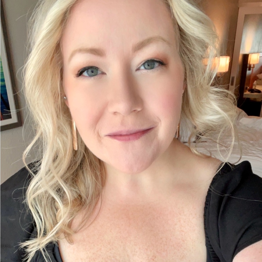 Meet your Posher, Ashley